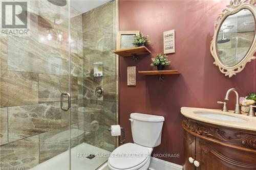 123 Elgin Street W, Welland, ON - Indoor Photo Showing Bathroom