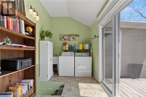 123 Elgin Street W, Welland, ON - Indoor Photo Showing Laundry Room