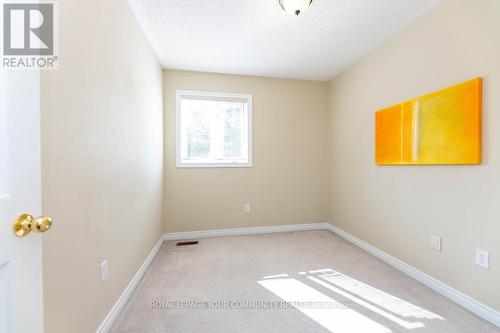 21 Baywell Crescent, Aurora, ON - Indoor Photo Showing Other Room