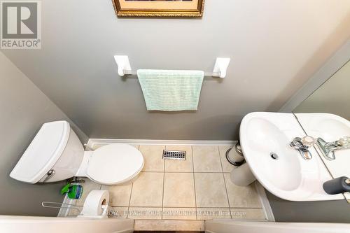 21 Baywell Crescent, Aurora, ON - Indoor Photo Showing Bathroom