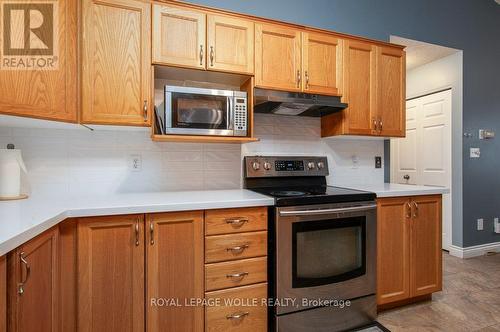 8 Dawn Ridge Drive, Kitchener, ON - Indoor Photo Showing Kitchen