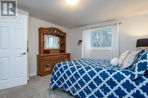 8 Dawn Ridge Drive, Kitchener, ON - Indoor Photo Showing Bedroom