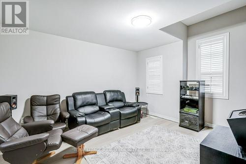 123 Golden Orchard Road, Vaughan, ON - Indoor Photo Showing Living Room