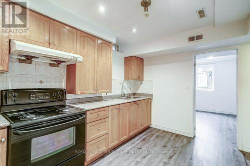 123 Golden Orchard Road, Vaughan, ON - Indoor Photo Showing Kitchen With Double Sink