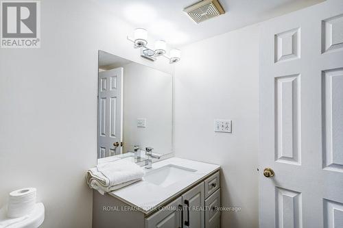 123 Golden Orchard Road, Vaughan, ON - Indoor Photo Showing Bathroom