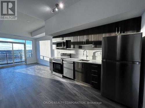 614 - 1435 Celebration Drive, Pickering, ON - Indoor Photo Showing Kitchen