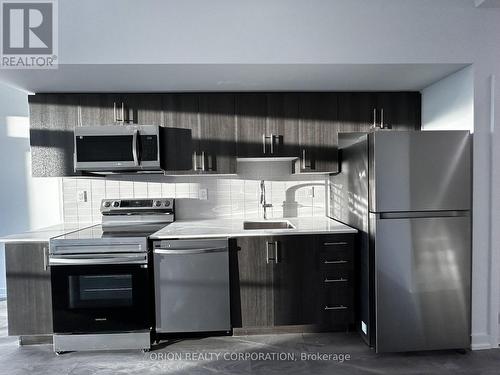 614 - 1435 Celebration Drive, Pickering, ON - Indoor Photo Showing Kitchen