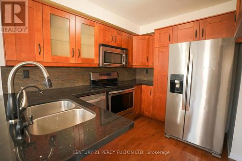 42 Chipstead Avenue, Brampton, ON - Indoor Photo Showing Kitchen With Stainless Steel Kitchen With Double Sink