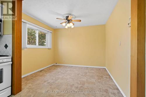 1097 Pelham Road, Pelham (662 - Fonthill), ON - Indoor Photo Showing Other Room