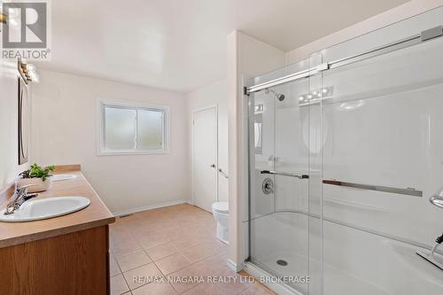 1097 Pelham Road, Pelham (662 - Fonthill), ON - Indoor Photo Showing Bathroom