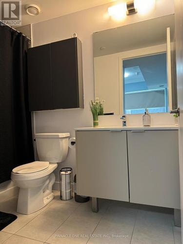 321 - 8 Tippett Road, Toronto, ON - Indoor Photo Showing Bathroom