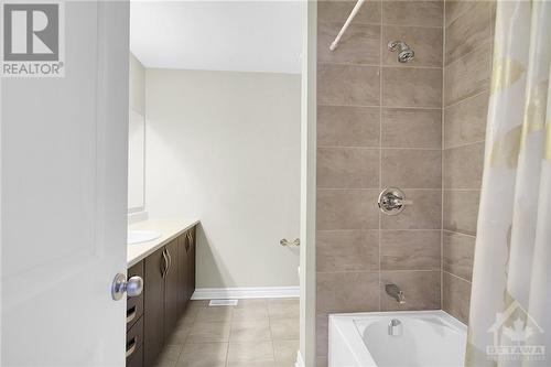 660 Lauraleaf Crescent, Ottawa, ON - Indoor Photo Showing Bathroom