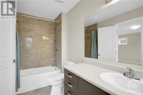 660 Lauraleaf Crescent, Ottawa, ON - Indoor Photo Showing Bathroom