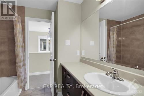 660 Lauraleaf Crescent, Ottawa, ON - Indoor Photo Showing Bathroom