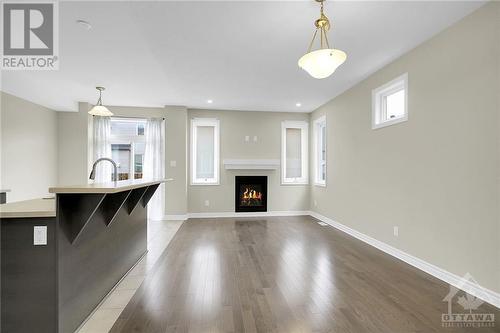 660 Lauraleaf Crescent, Ottawa, ON - Indoor With Fireplace