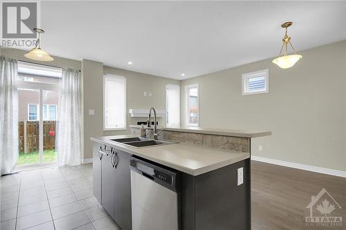 660 Lauraleaf Crescent, Ottawa, ON - Indoor Photo Showing Kitchen With Double Sink