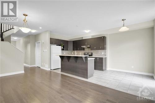 660 Lauraleaf Crescent, Ottawa, ON - Indoor Photo Showing Kitchen