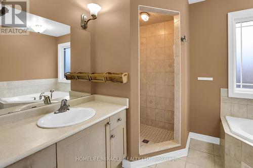 53 Agincourt Crescent, St. Catharines, ON - Indoor Photo Showing Bathroom