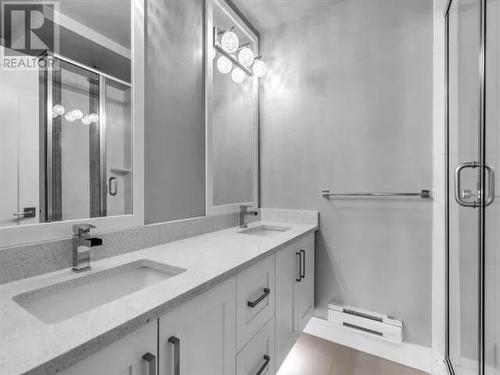 141 10151 240 Street, Maple Ridge, BC - Indoor Photo Showing Bathroom