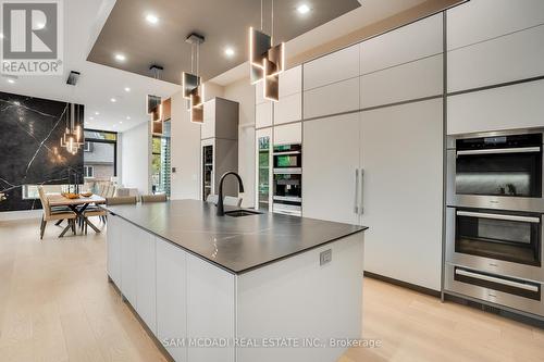 112 Elton Park Road, Oakville, ON - Indoor Photo Showing Kitchen