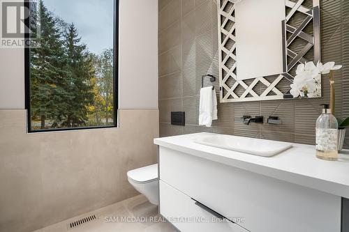 112 Elton Park Road, Oakville, ON - Indoor Photo Showing Bathroom