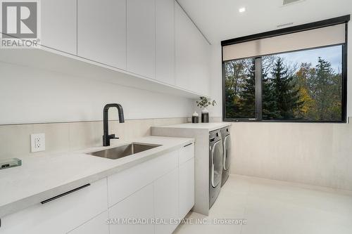 112 Elton Park Road, Oakville, ON - Indoor Photo Showing Laundry Room