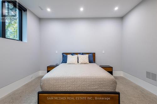 112 Elton Park Road, Oakville, ON - Indoor Photo Showing Bedroom