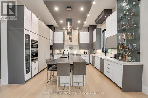 112 Elton Park Road, Oakville, ON - Indoor Photo Showing Kitchen With Upgraded Kitchen