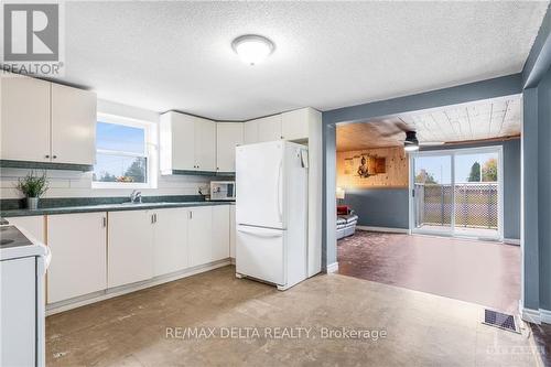 791 Route 11 Street, Prescott And Russell, ON - Indoor Photo Showing Kitchen