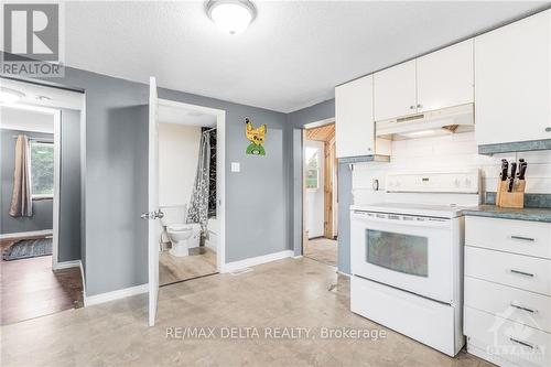 791 Route 11 Street, Prescott And Russell, ON - Indoor Photo Showing Kitchen