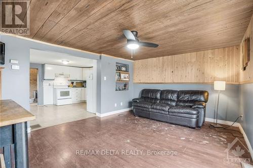 791 Route 11 Street, Prescott And Russell, ON - Indoor Photo Showing Living Room