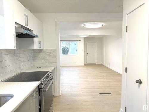 11524 95 St Nw, Edmonton, AB - Indoor Photo Showing Kitchen