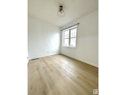 11524 95 St Nw, Edmonton, AB - Indoor Photo Showing Other Room