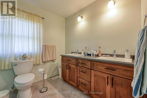 287 Highway 24 W, Norfolk (Walsingham), ON - Indoor Photo Showing Bathroom