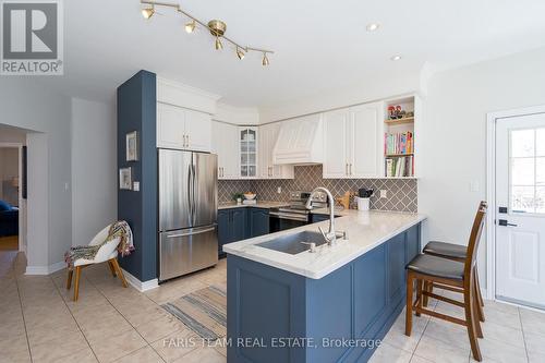 28 Camelot Square, Barrie, ON - Indoor Photo Showing Kitchen With Double Sink