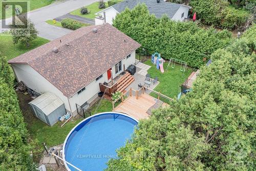 615 Oxford Street, North Grenville, ON - Outdoor With Above Ground Pool