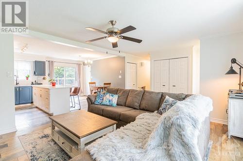 615 Oxford Street, North Grenville, ON - Indoor Photo Showing Living Room