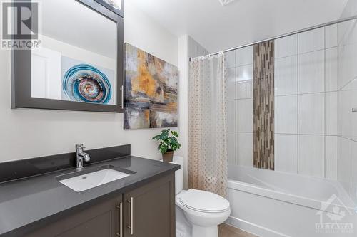 2408 - 195 Besserer Street, Lower Town - Sandy Hill (4003 - Sandy Hill), ON - Indoor Photo Showing Bathroom