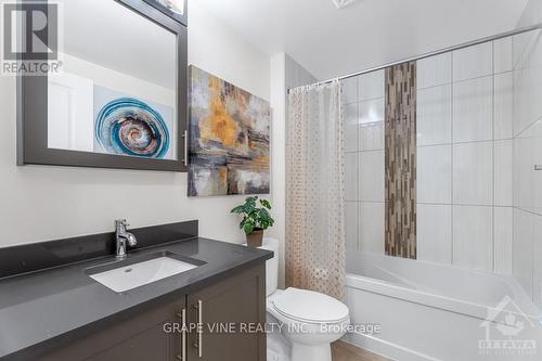 2408 - 195 Besserer Street, Ottawa, ON - Indoor Photo Showing Bathroom