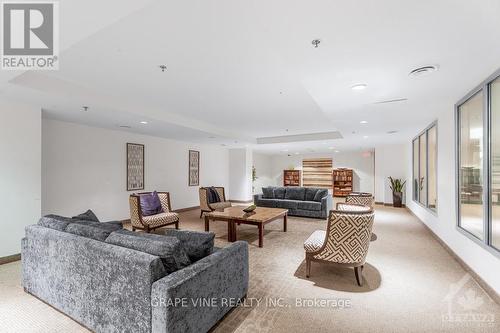 2408 - 195 Besserer Street, Ottawa, ON - Indoor Photo Showing Living Room