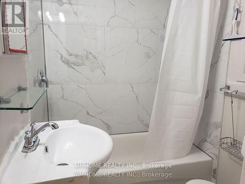 218 Morton Street, Thorold, ON - Indoor Photo Showing Bathroom