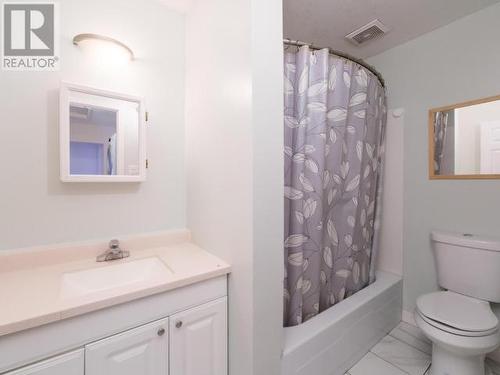 64-100 Lewes Boulevard, Whitehorse, YT - Indoor Photo Showing Bathroom