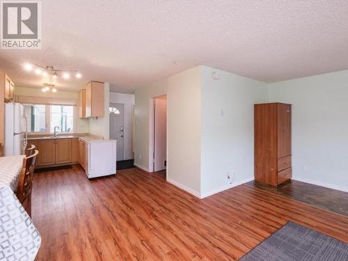 64-100 Lewes Boulevard, Whitehorse, YT - Indoor Photo Showing Kitchen