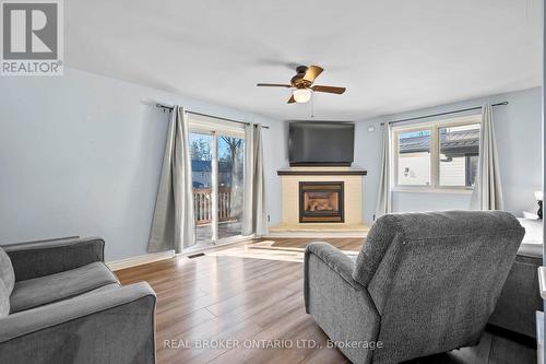 9 Bexley Street, Woodstock, ON - Indoor Photo Showing Living Room With Fireplace