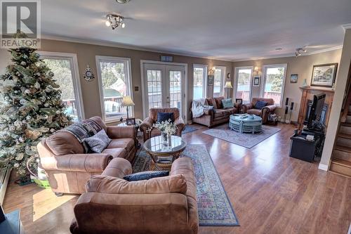 9-13 Chalkers Lane, Avondale, NL - Indoor Photo Showing Living Room