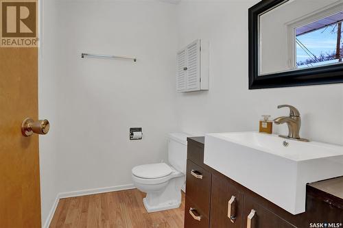 11 Hawthorne Crescent, Regina, SK - Indoor Photo Showing Bathroom