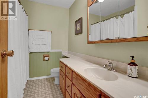 11 Hawthorne Crescent, Regina, SK - Indoor Photo Showing Bathroom