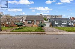 58 DUNCOMBE Drive  Hamilton, ON L9A 2G2