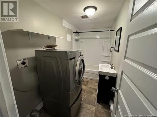 116 Adelaide Street, Saint John, NB - Indoor Photo Showing Laundry Room