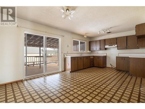 3220 Patterson Street, Armstrong, BC - Indoor Photo Showing Kitchen